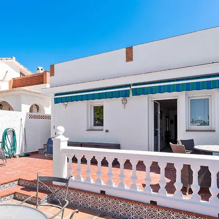 Apartment Family In Benalmadena With Pool By Costarentals - Ref 218